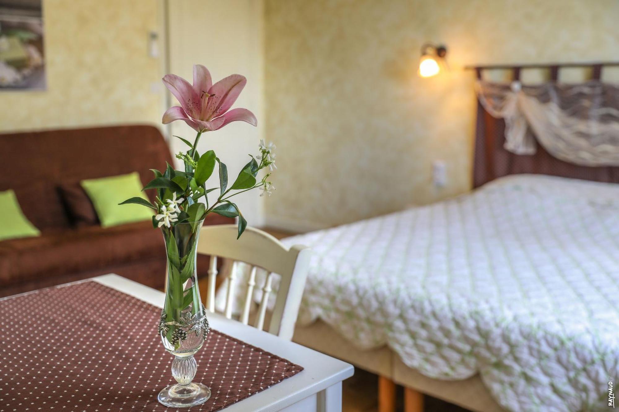 Le Nid De L'Ecureuil Bed & Breakfast Brens  ภายนอก รูปภาพ