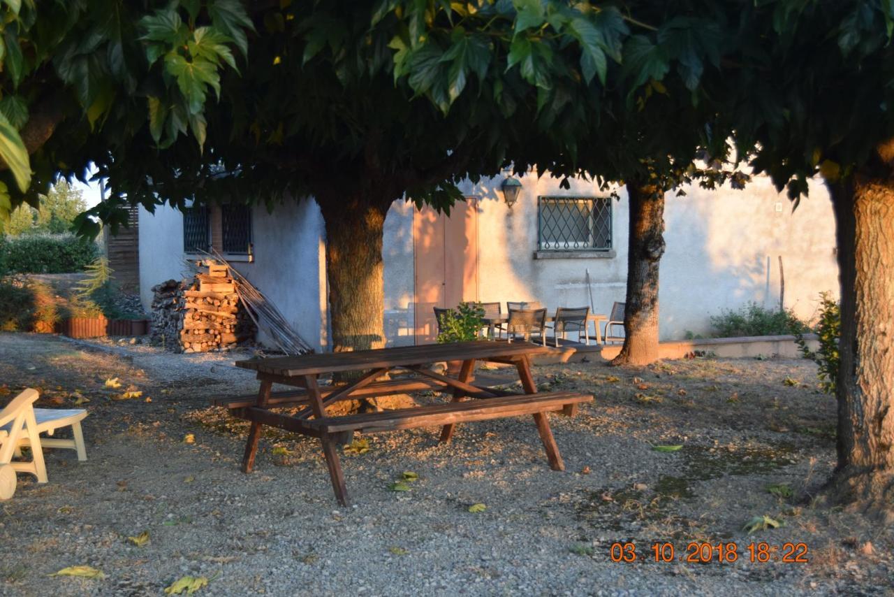 Le Nid De L'Ecureuil Bed & Breakfast Brens  ภายนอก รูปภาพ